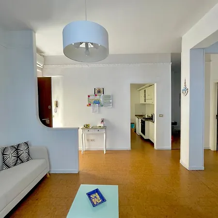 公寓 La Casa Dei Fiori 斯培西亚