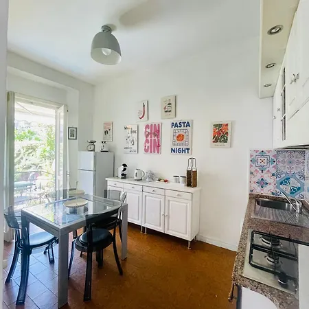 公寓 La Casa Dei Fiori 斯培西亚