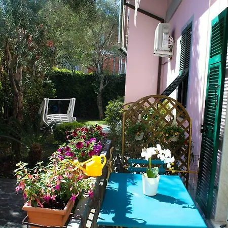 Apartment La Casa Dei Fiori La Spezia